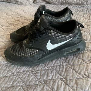 Nike Air Max Theats